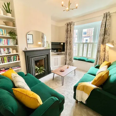 Holiday home Alexandra House